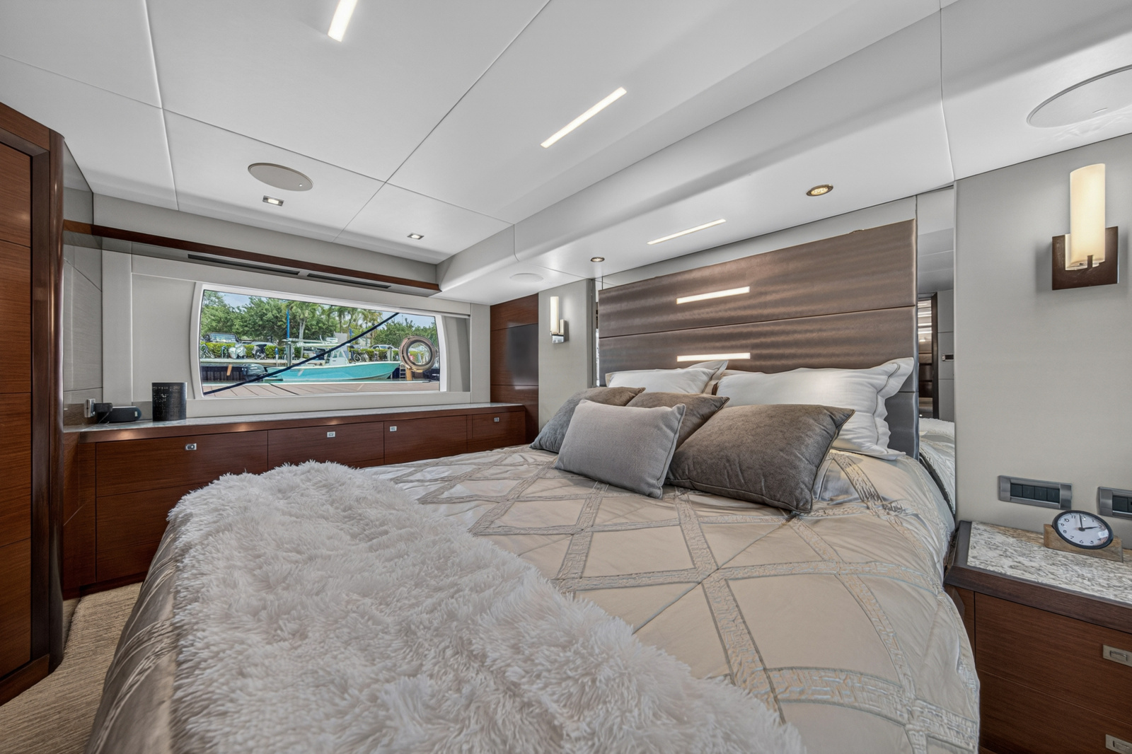 70ft Ocean Alexander Yacht For Sale