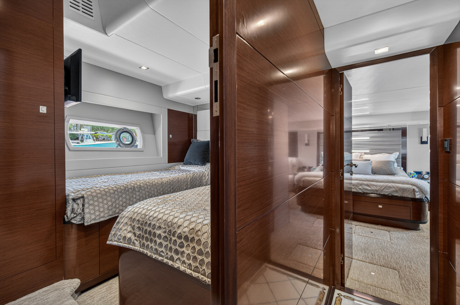 70ft Ocean Alexander Yacht For Sale