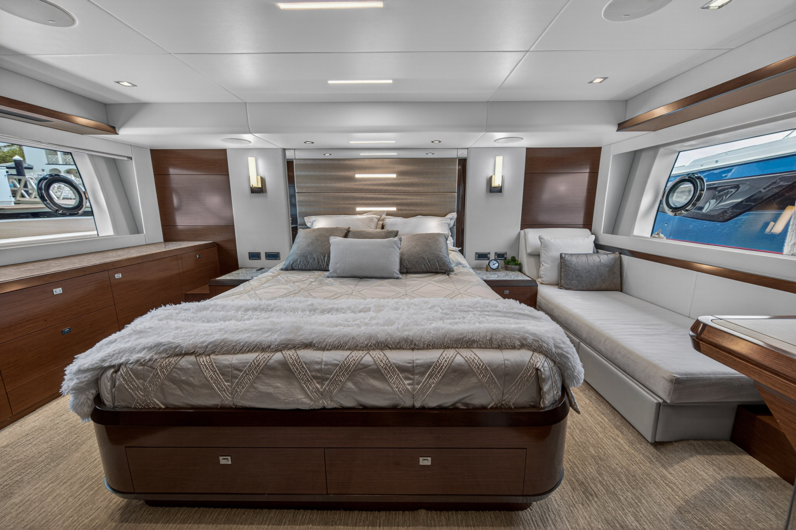 70ft Ocean Alexander Yacht For Sale