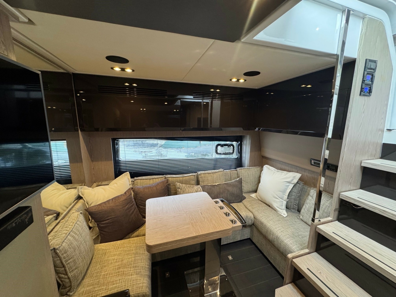 53ft Azimut Yacht For Sale