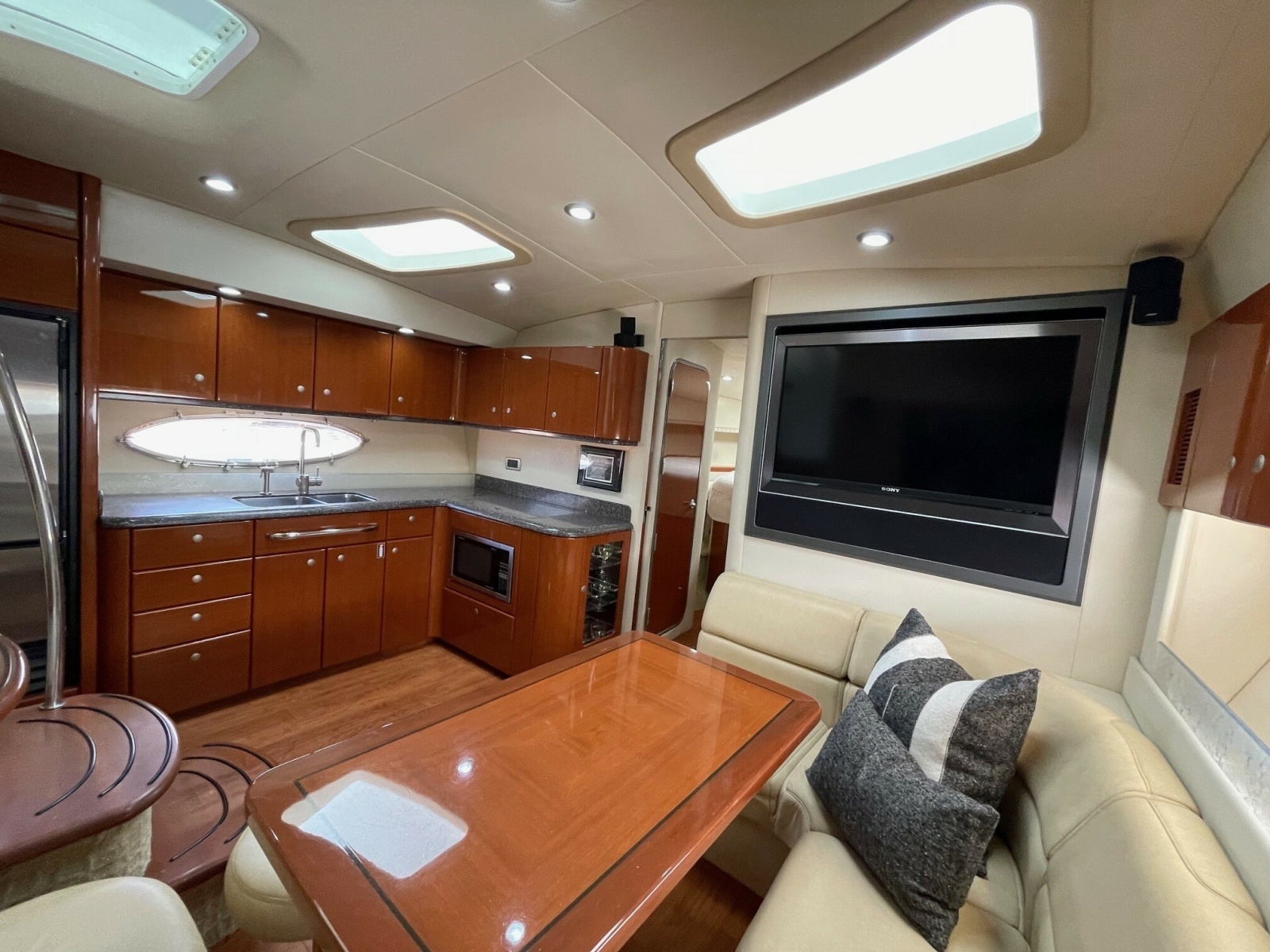 2008 Formula 45 Yacht