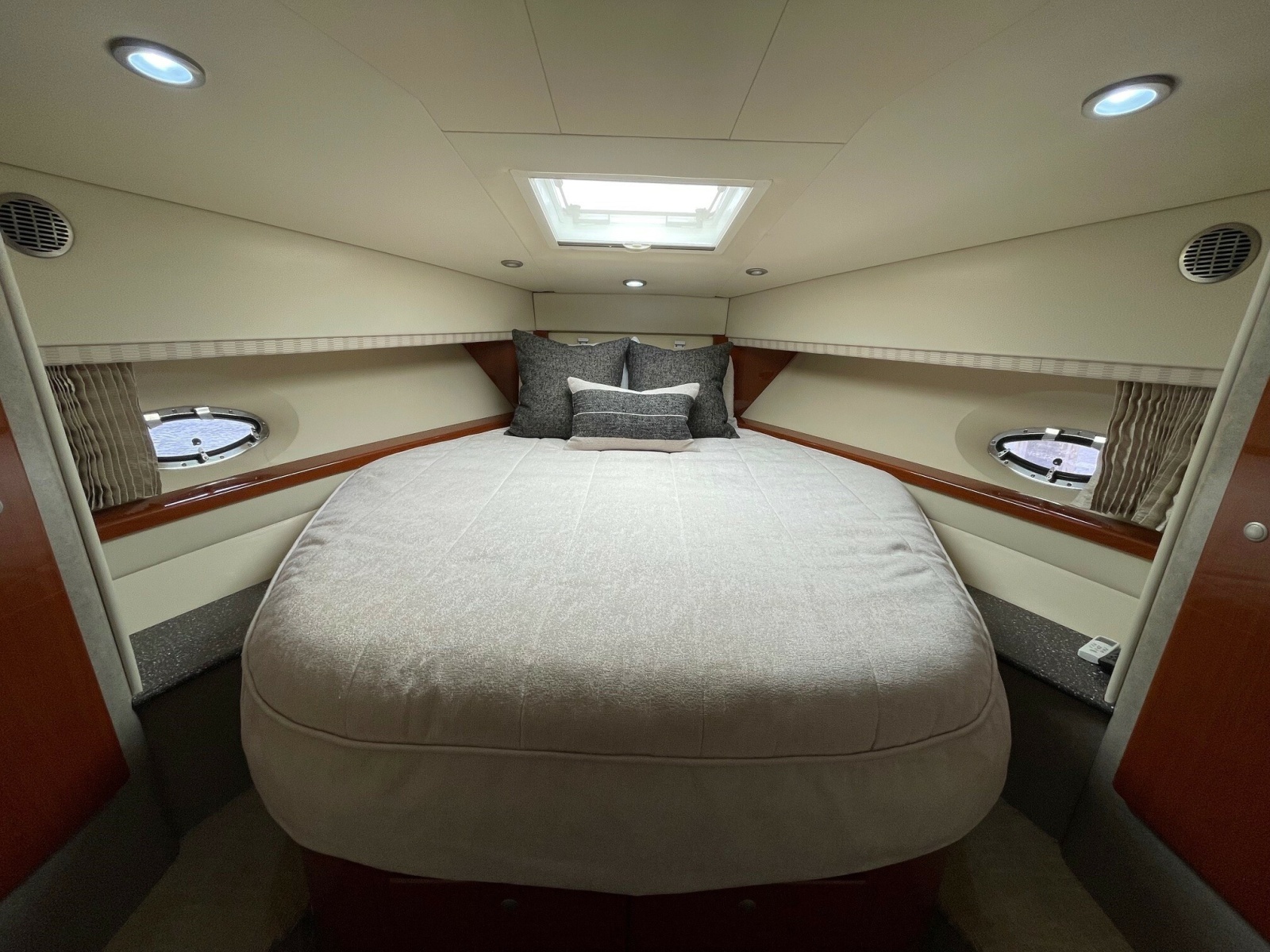 2008 Formula 45 Yacht