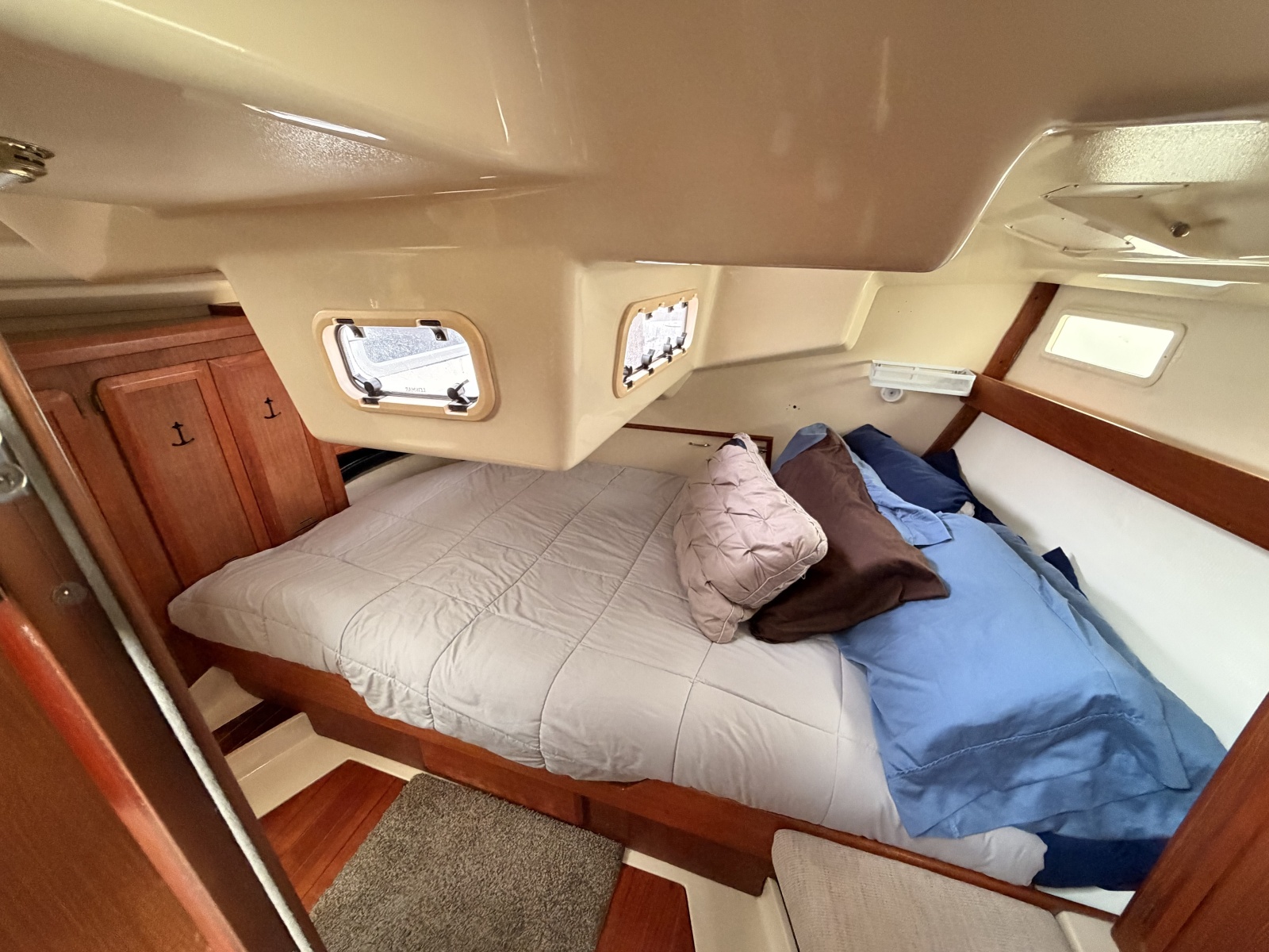 Huge full-beam aft berth