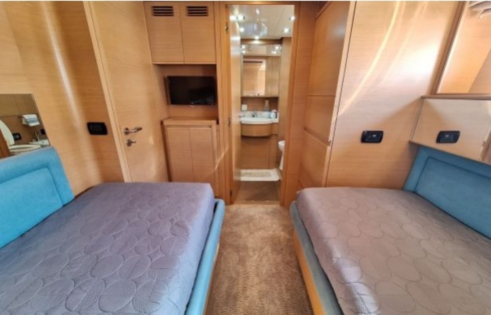86ft Cerri Cantieri Navali Yacht For Sale