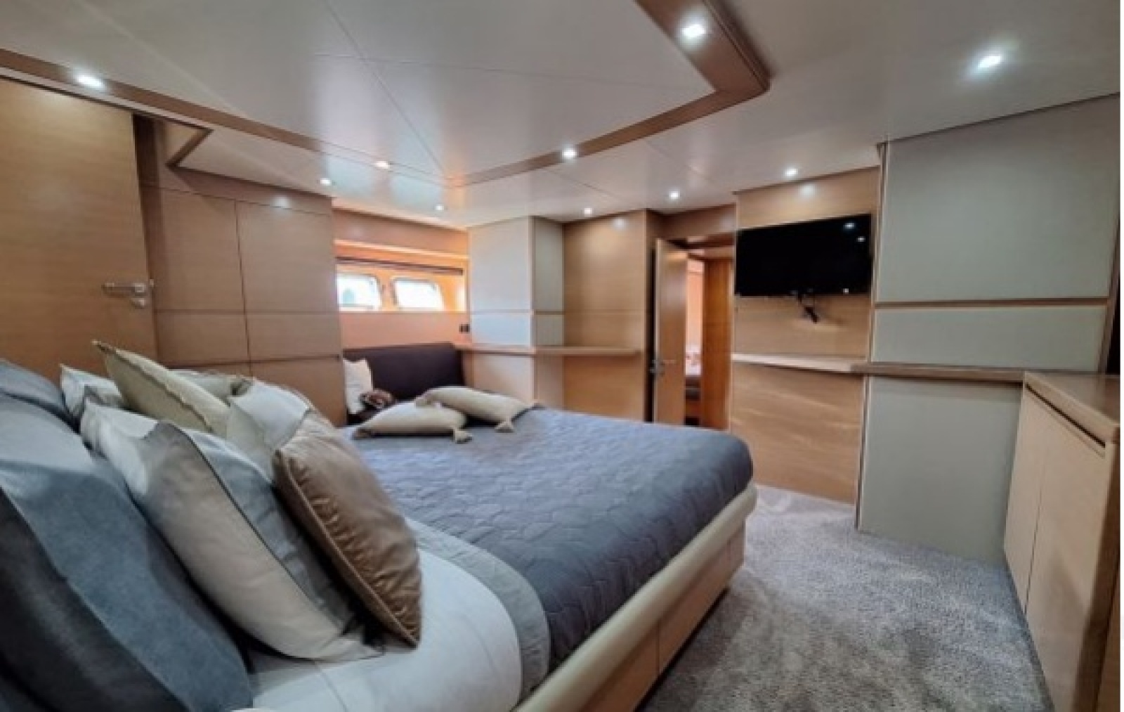 86ft Cerri Cantieri Navali Yacht For Sale
