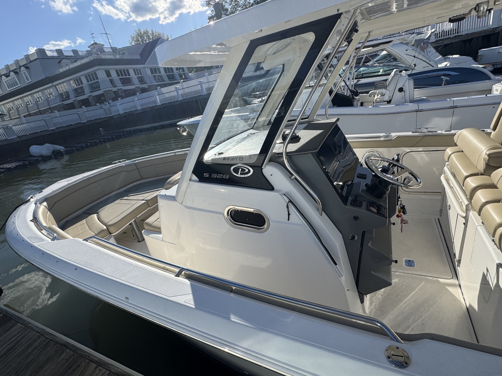 2019 Pursuit S 328 Sport