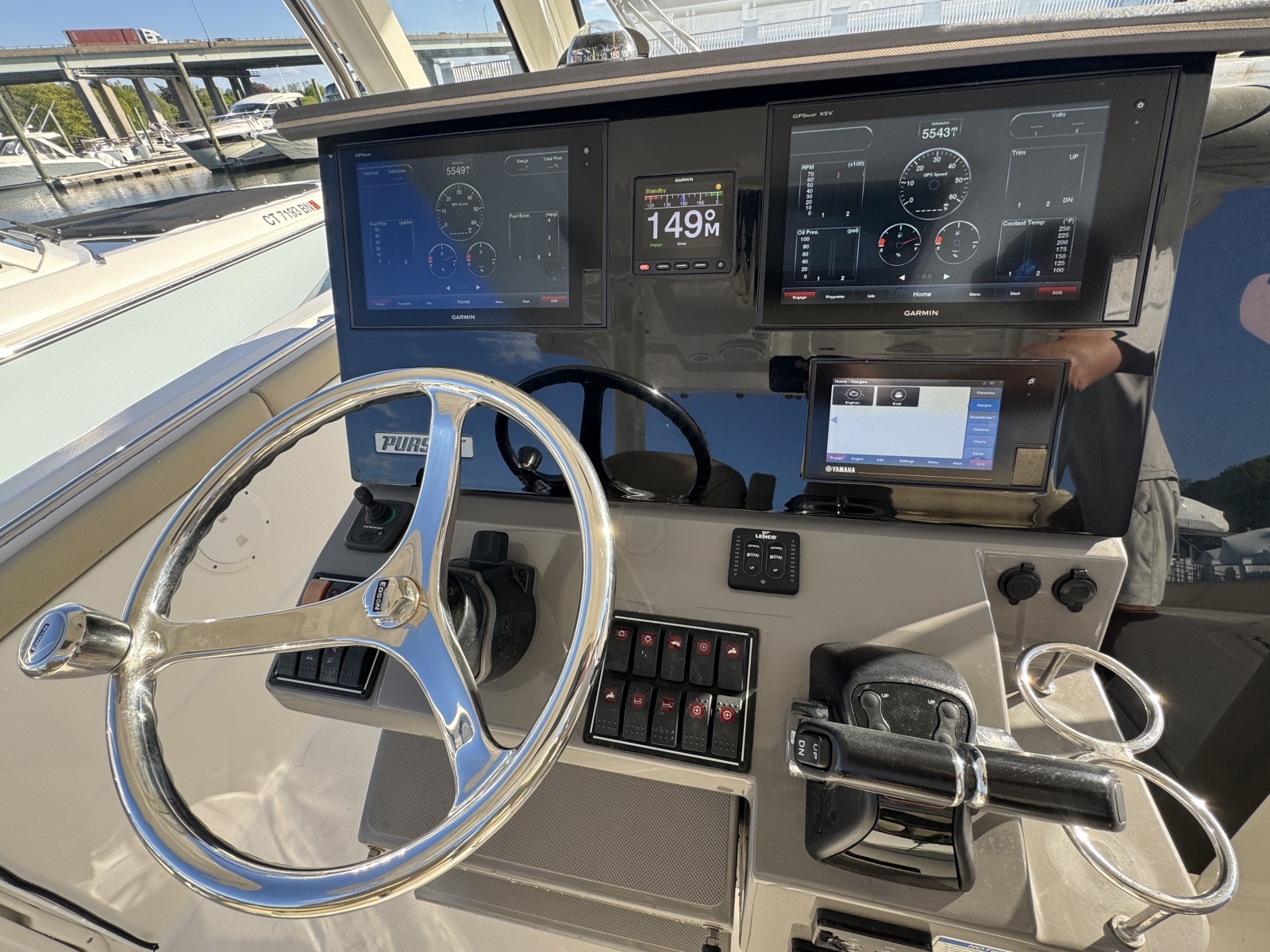 2019 Pursuit S 328 Sport
