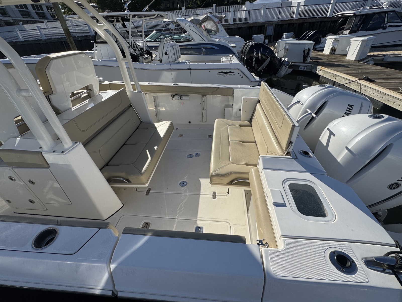 2019 Pursuit S 328 Sport