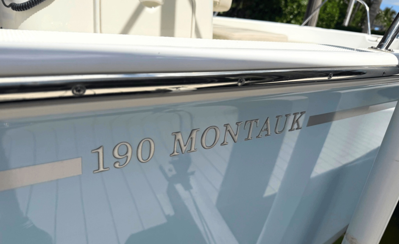 2023 Boston Whaler 190 Montauk