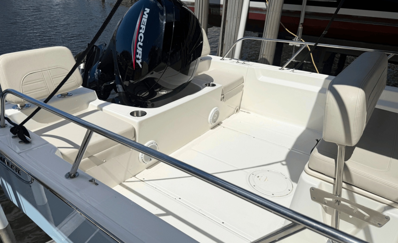 2023 Boston Whaler 190 Montauk