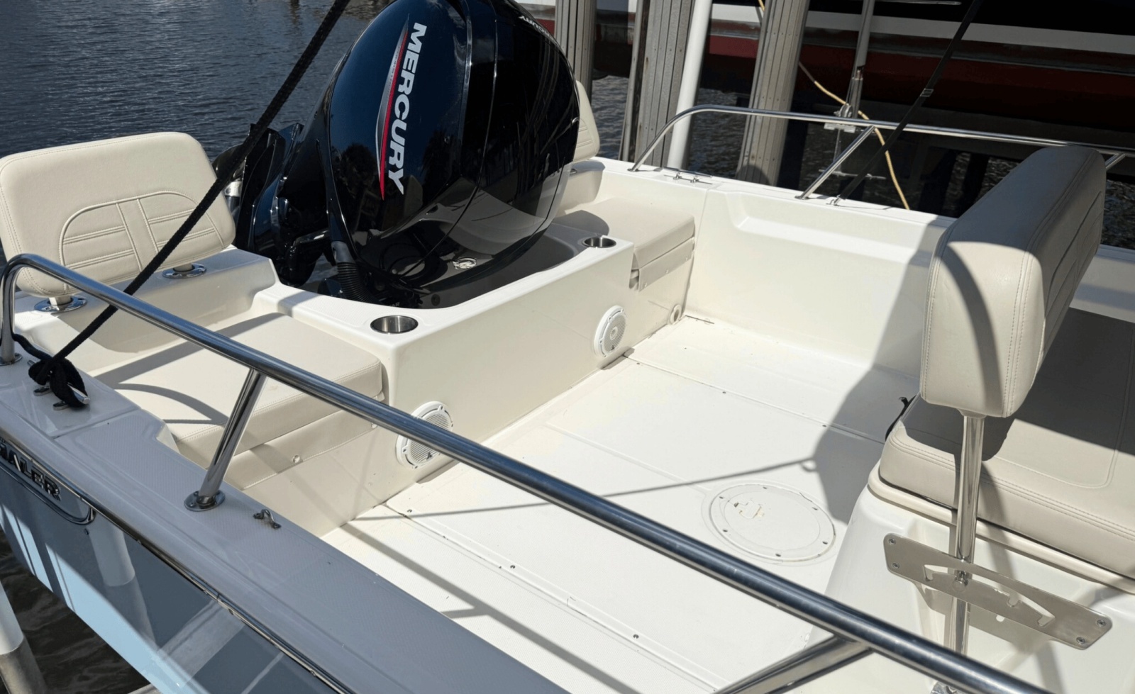 2023 Boston Whaler 190 Montauk