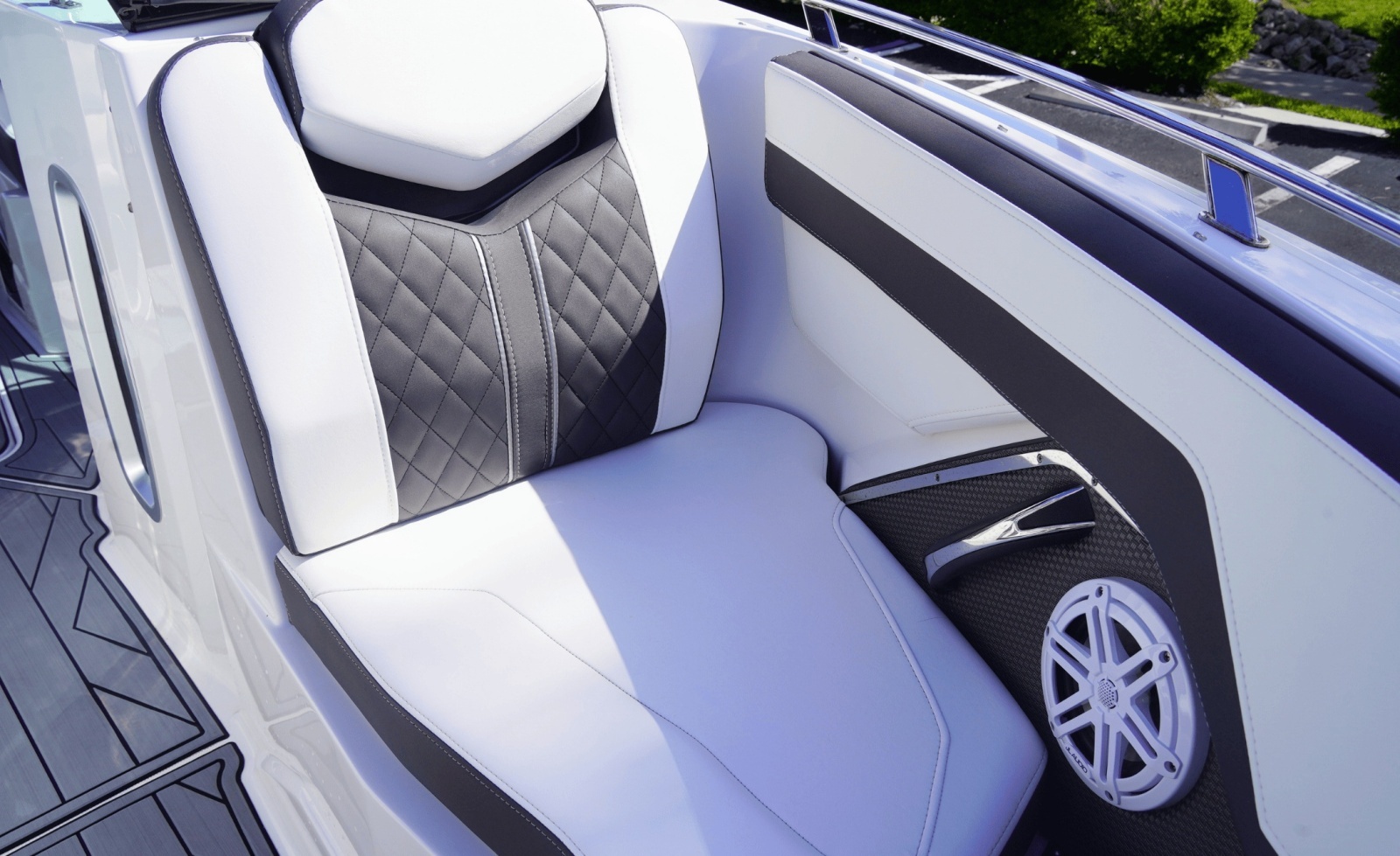 2023 Monterey 255SS