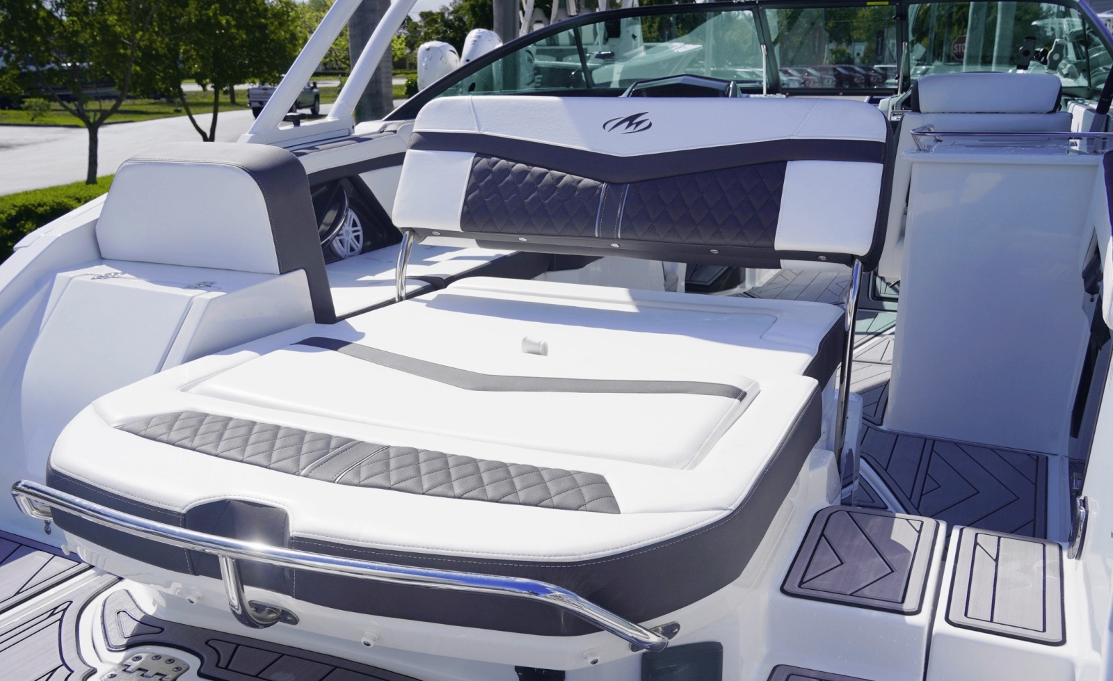 2023 Monterey 255SS