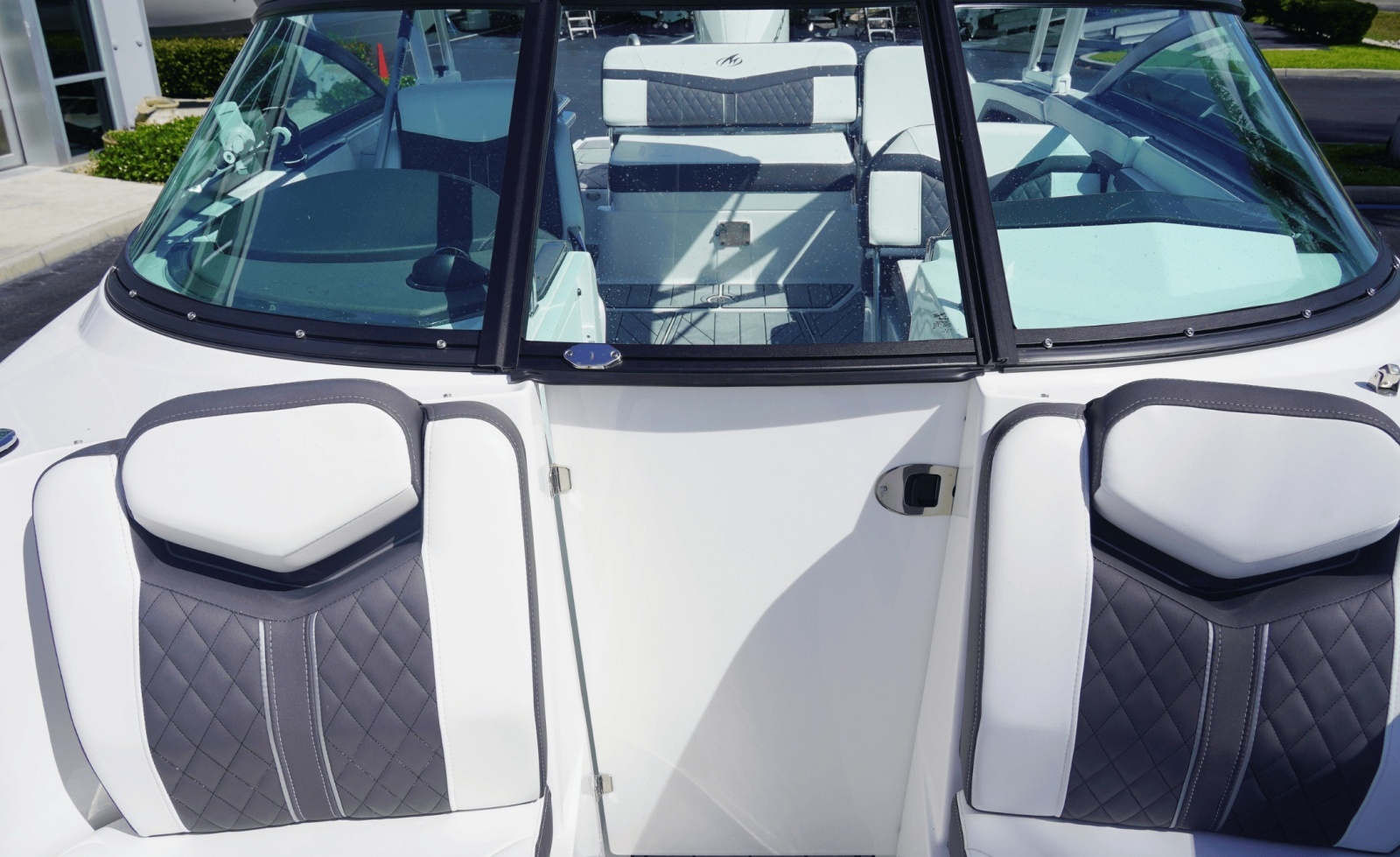 2023 Monterey 255SS