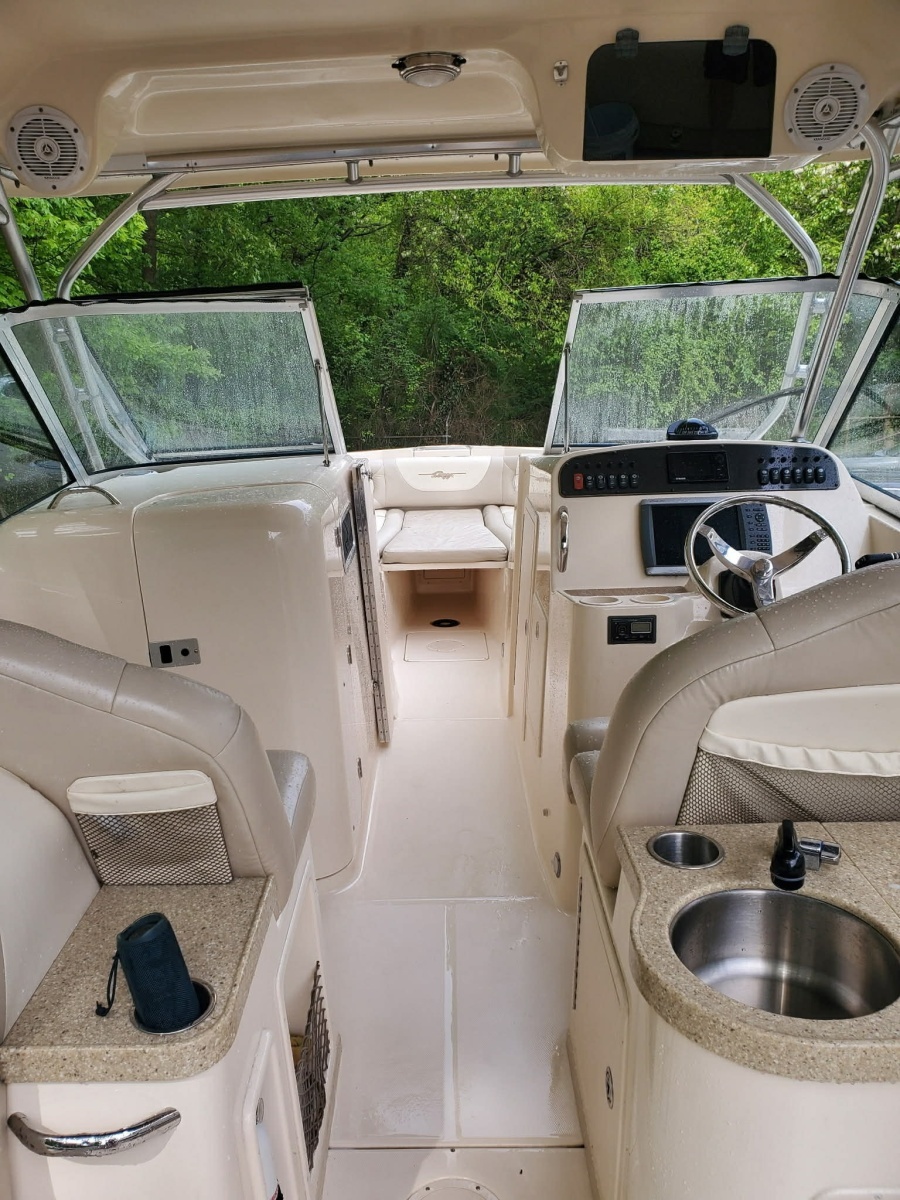 30ft Grady White Yacht For Sale