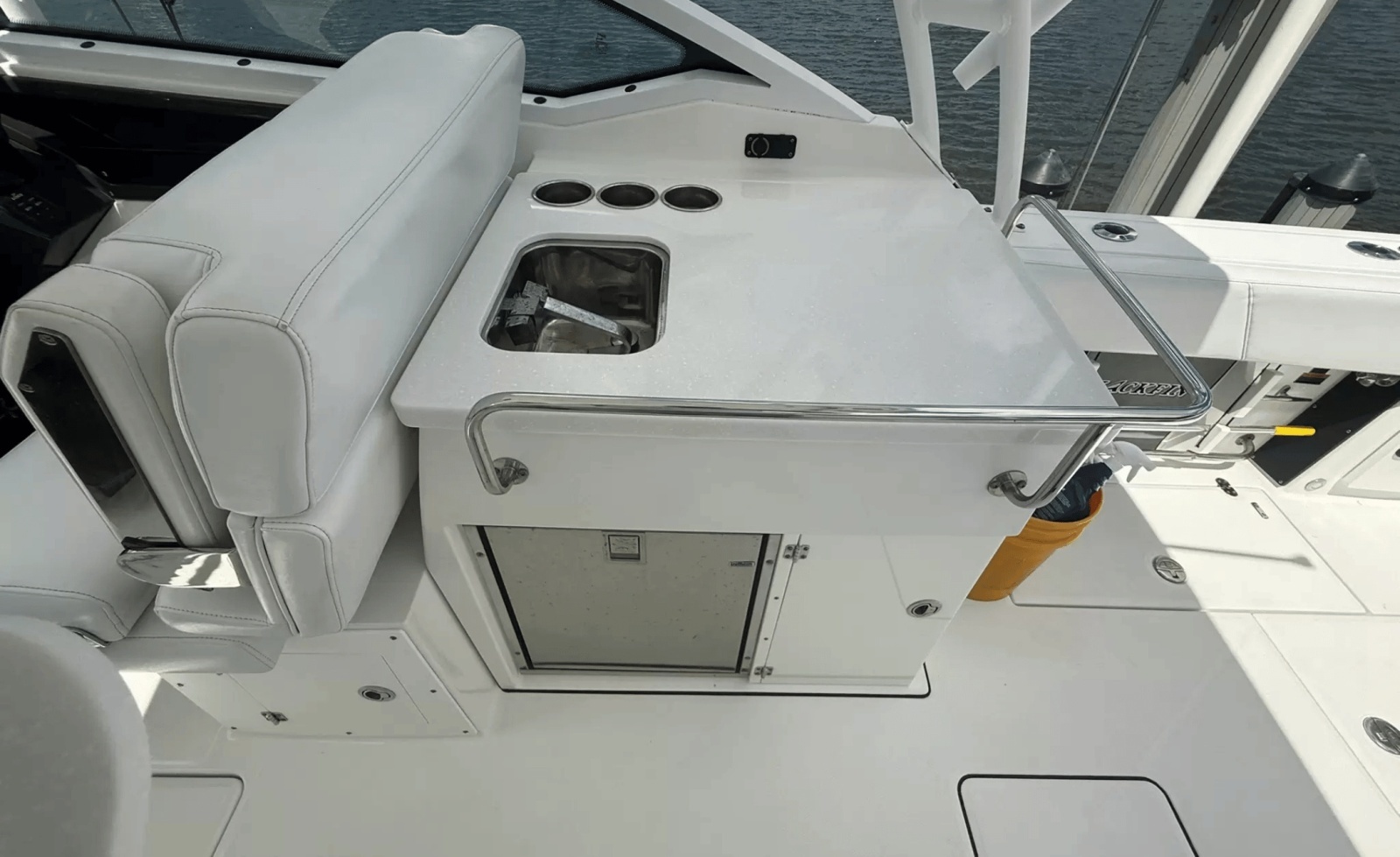 2020 Blackfin 272DC
