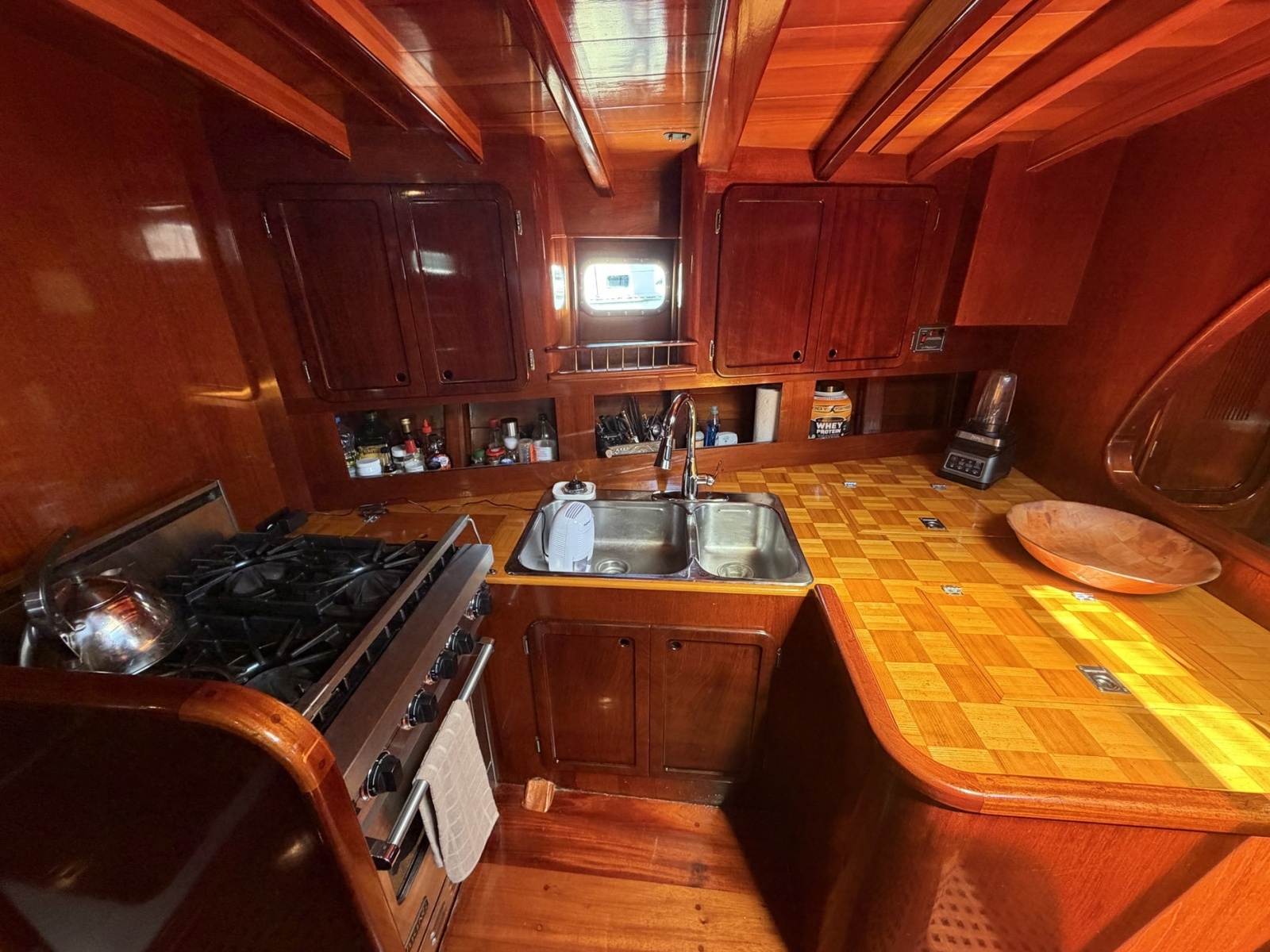 MERU 62ft Custom Yacht For Sale
