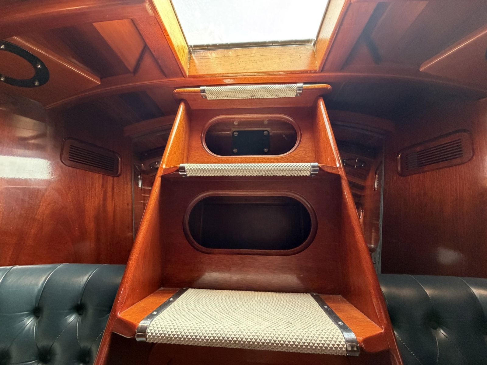 MERU 62ft Custom Yacht For Sale