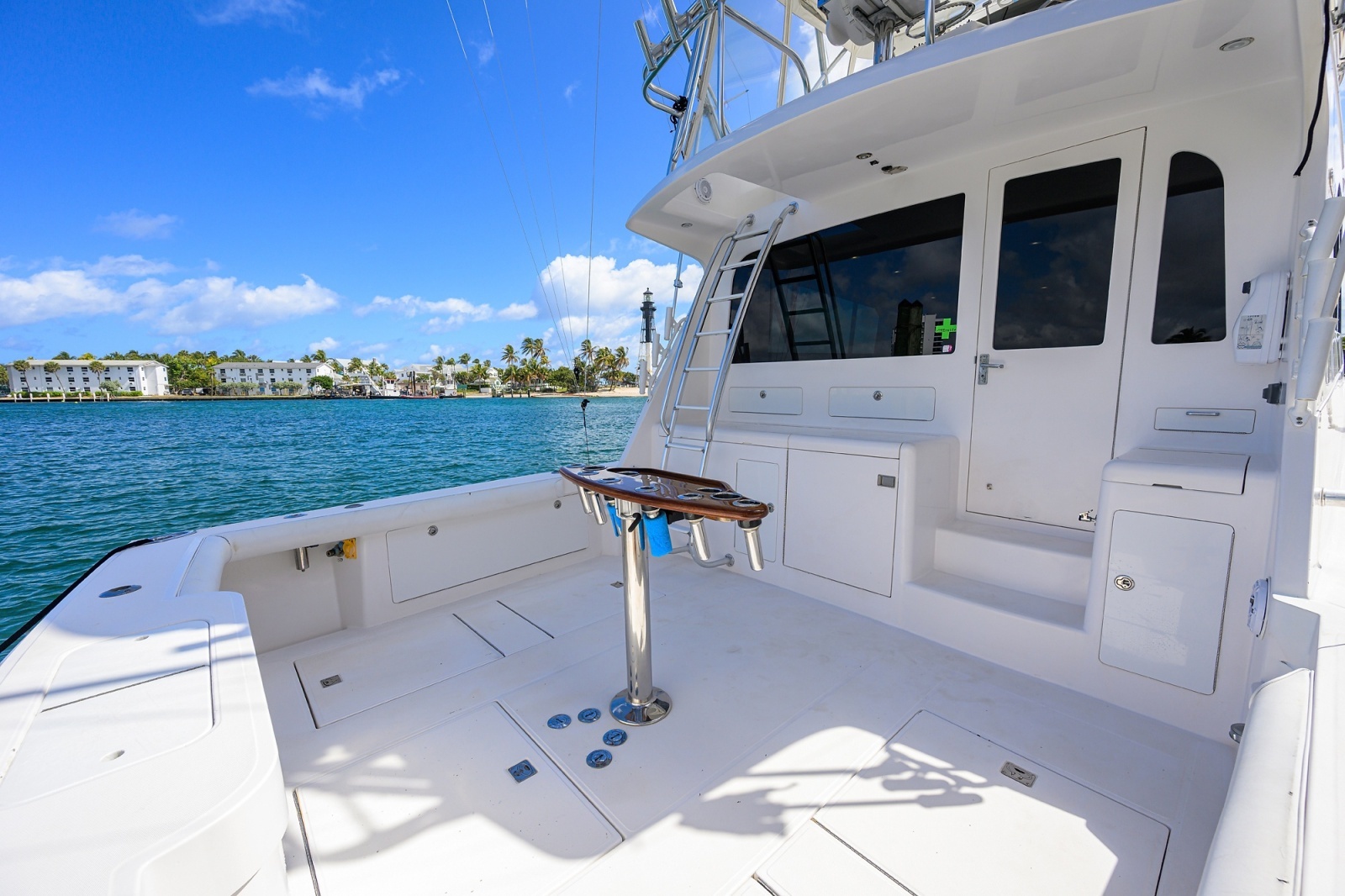 2003 Cabo 48 Flybridge photo 30