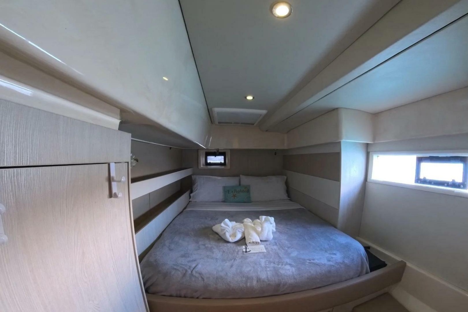 Somewhere hot 51ft Leopard Yacht For Sale