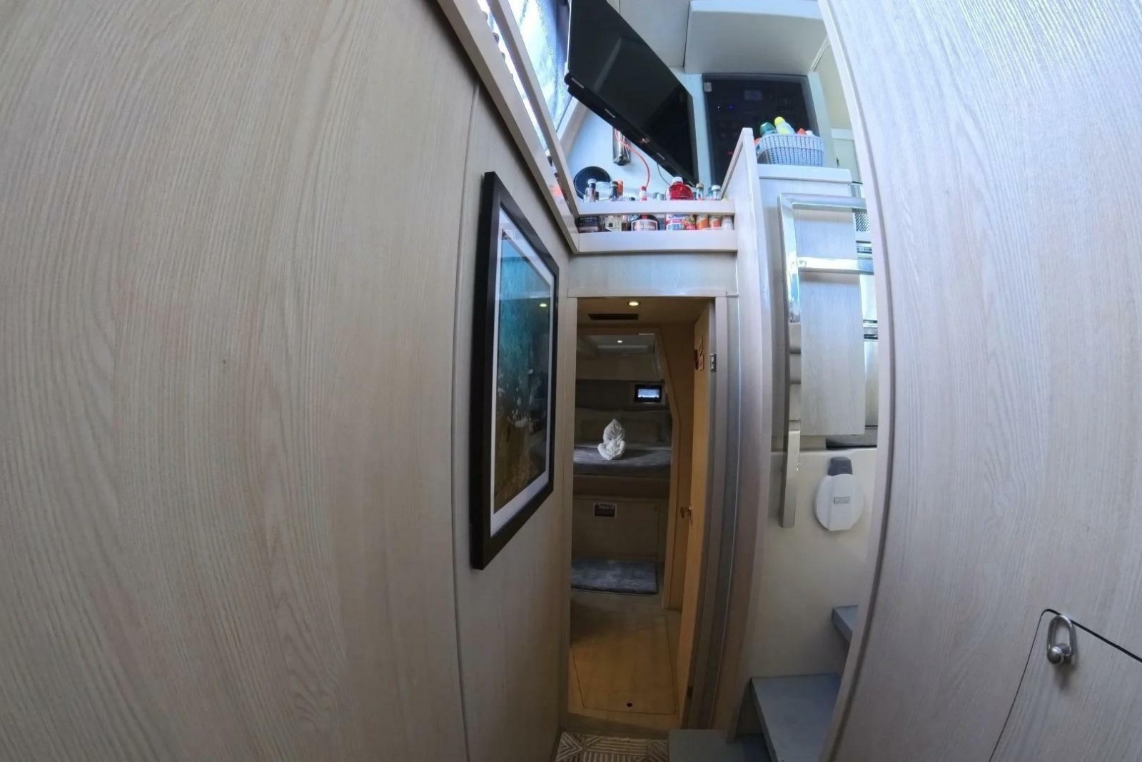 Somewhere hot 51ft Leopard Yacht For Sale