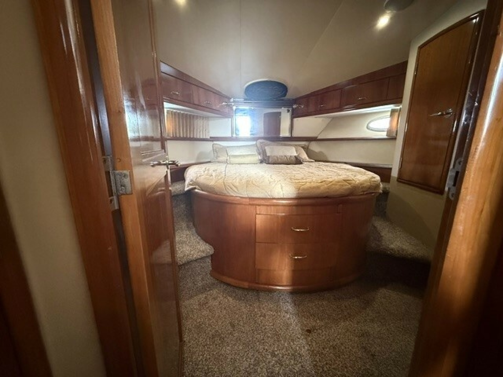 2005 Carver 46 Voyager