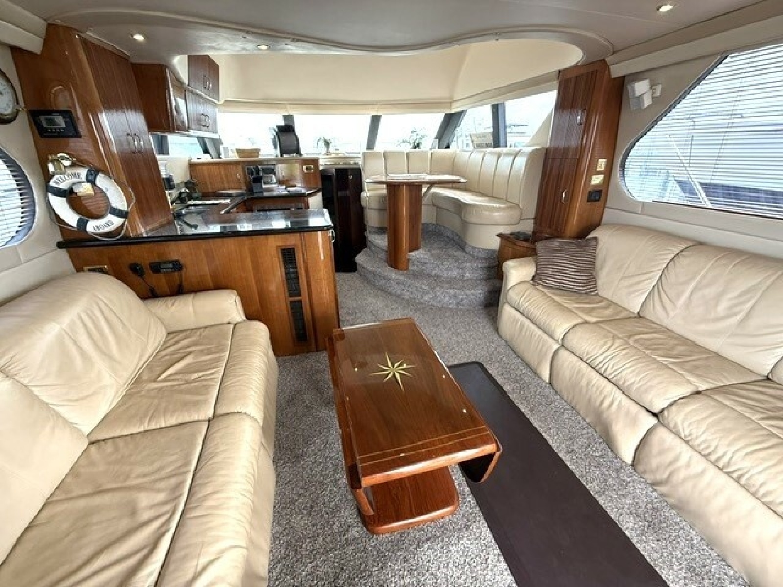 Clear 2 Close 46ft Carver Yacht For Sale