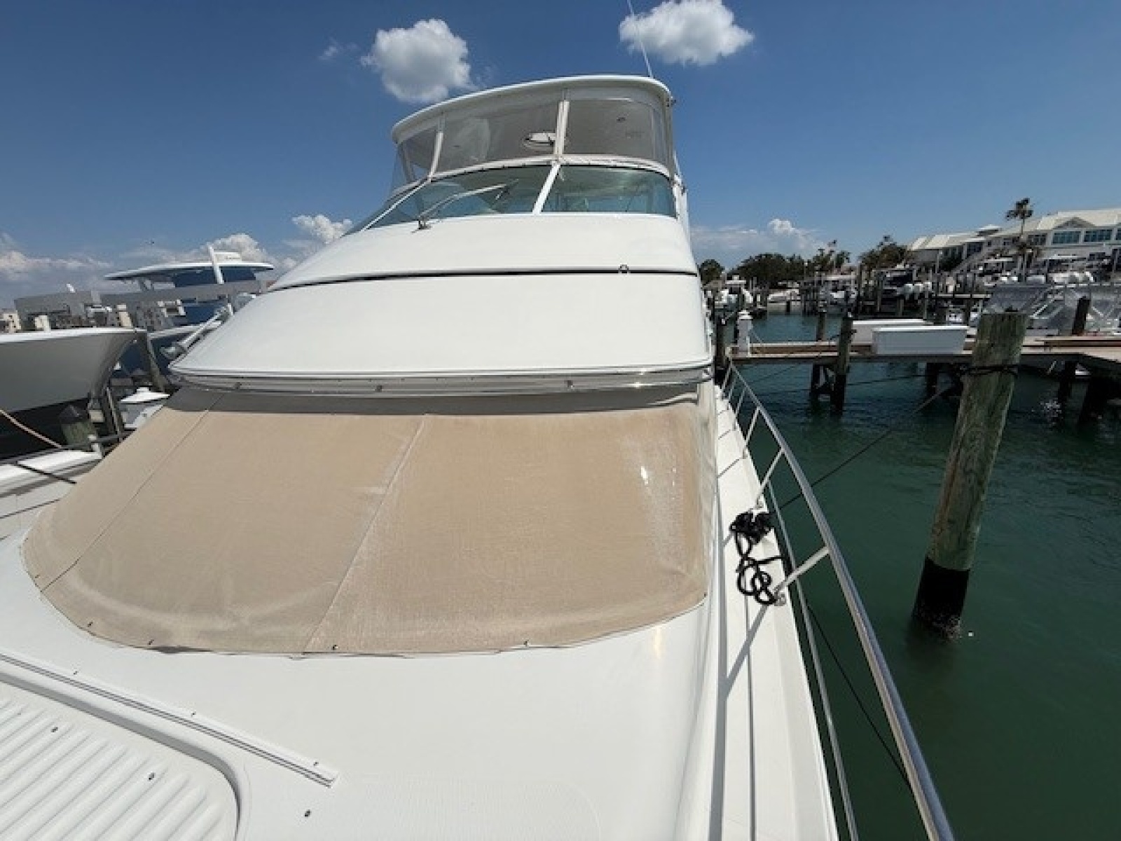 2005 Carver 46 Voyager