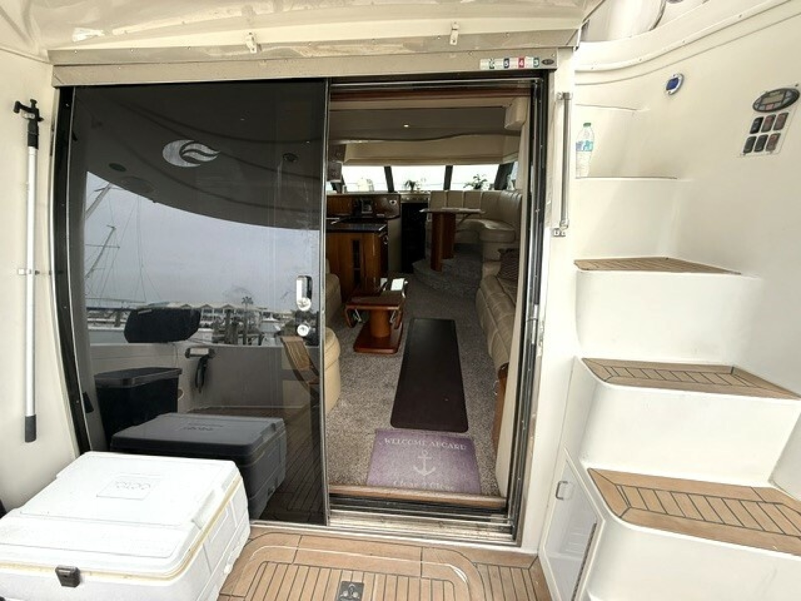 2005 Carver 46 Voyager
