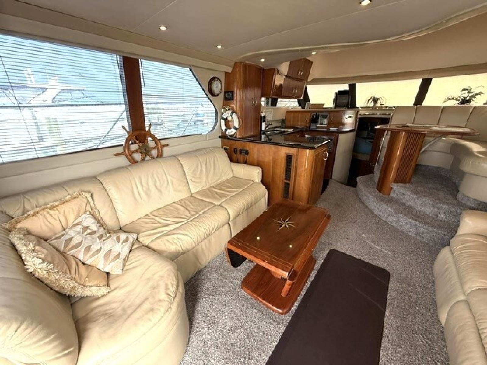 Clear 2 Close 46ft Carver Yacht For Sale