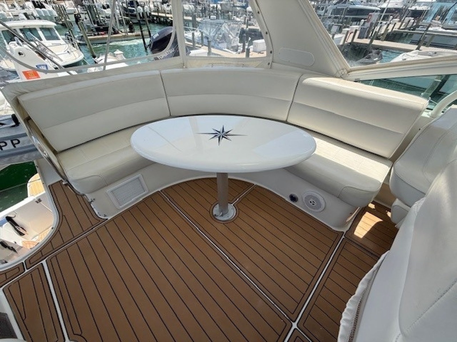 2005 Carver 46 Voyager