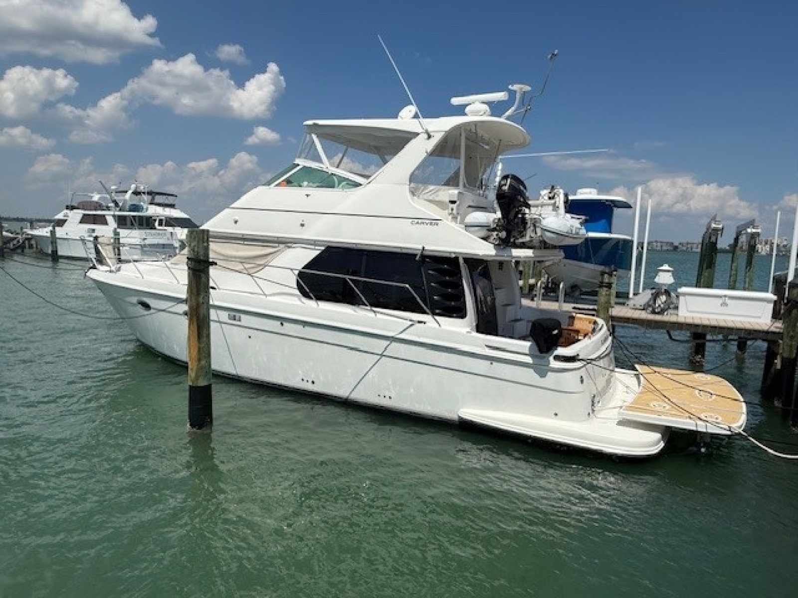Clear 2 Close 46ft Carver Yacht For Sale