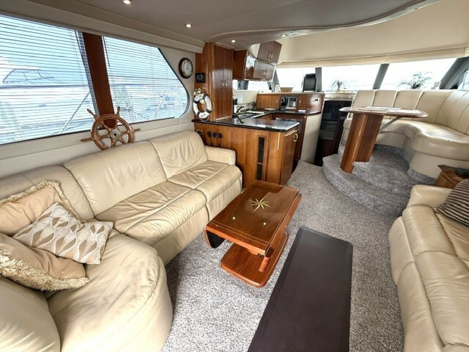 2005 Carver 46 Voyager