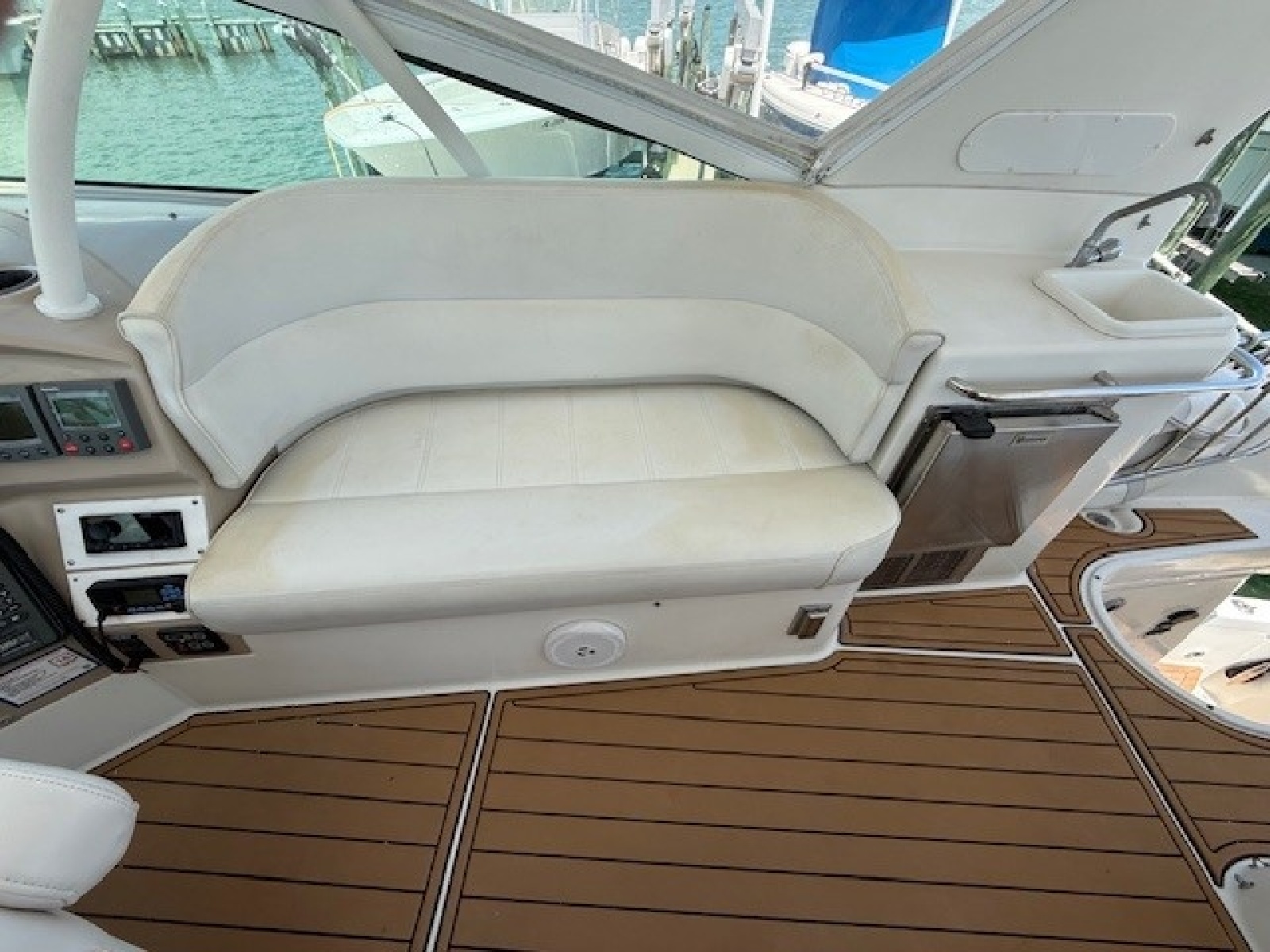 2005 Carver 46 Voyager