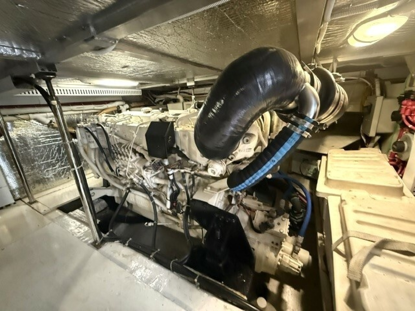 2005 Carver 46 Voyager