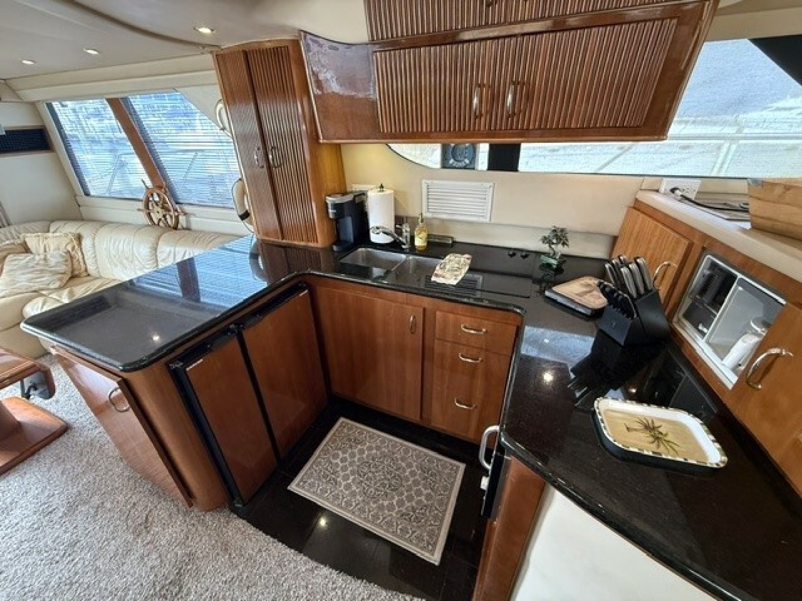 2005 Carver 46 Voyager
