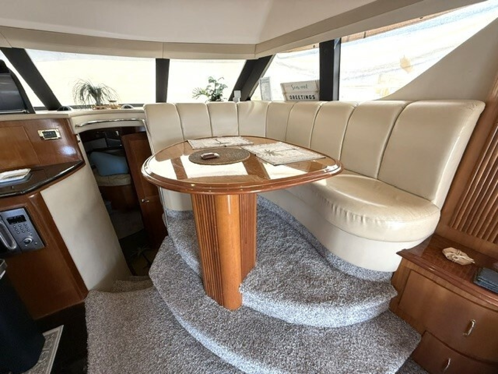 Clear 2 Close 46ft Carver Yacht For Sale