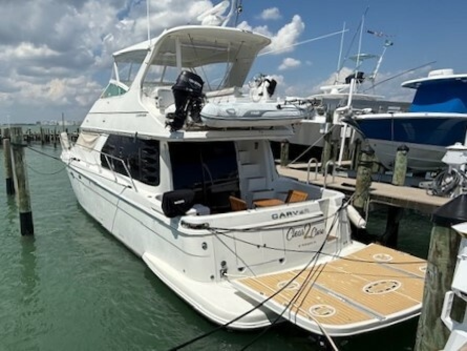 2005 Carver 46 Voyager