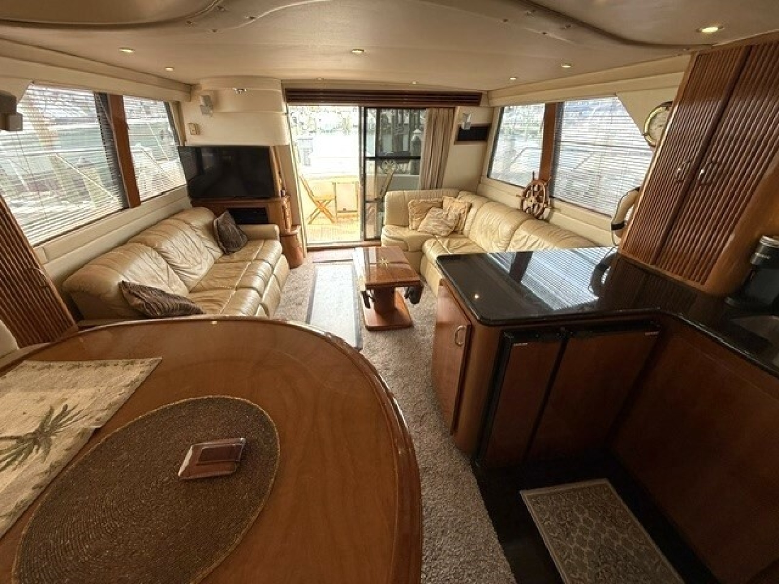 2005 Carver 46 Voyager