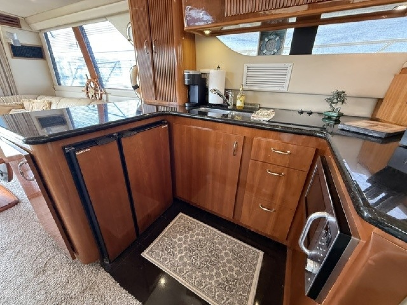 Clear 2 Close 46ft Carver Yacht For Sale