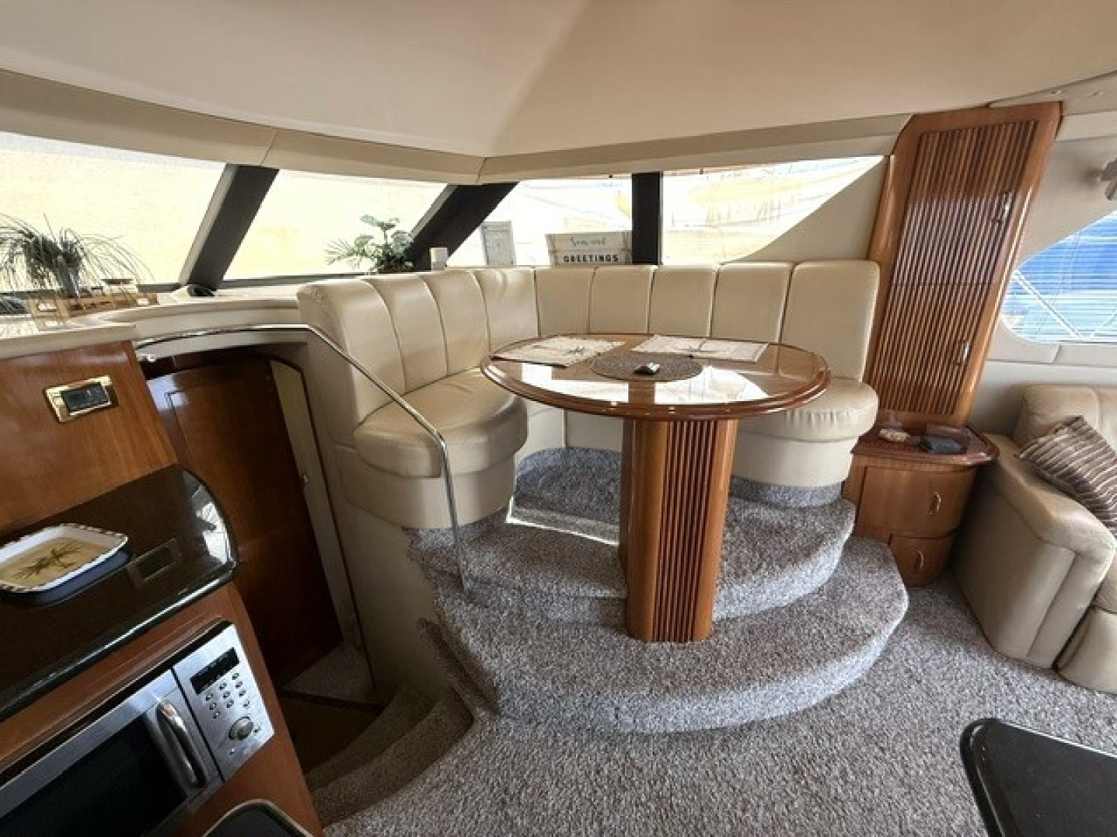 2005 Carver 46 Voyager