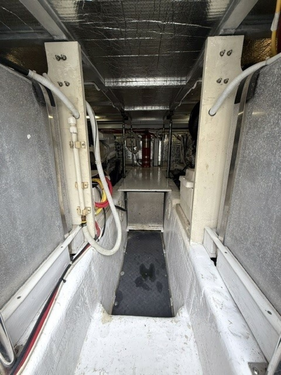 2005 Carver 46 Voyager