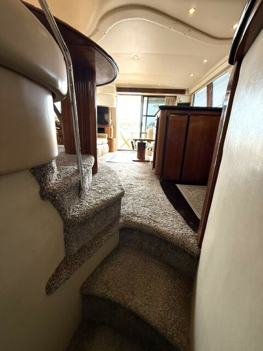 2005 Carver 46 Voyager
