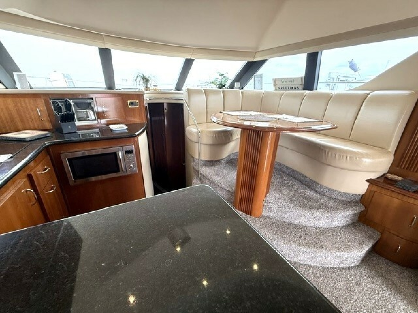 Clear 2 Close 46ft Carver Yacht For Sale