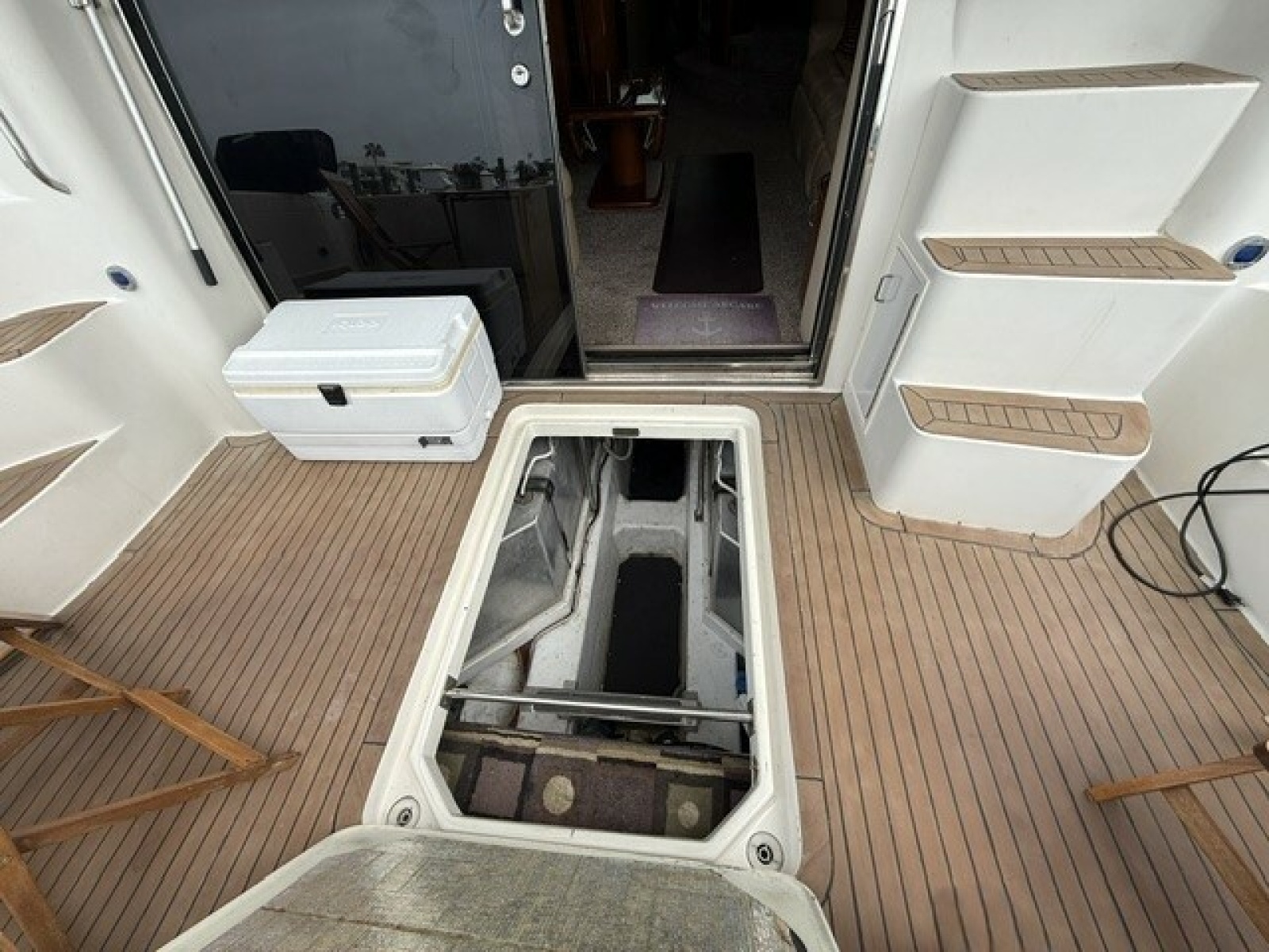 2005 Carver 46 Voyager