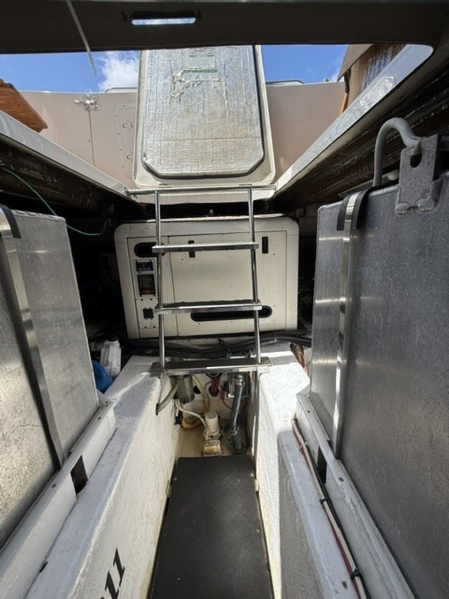 2005 Carver 46 Voyager