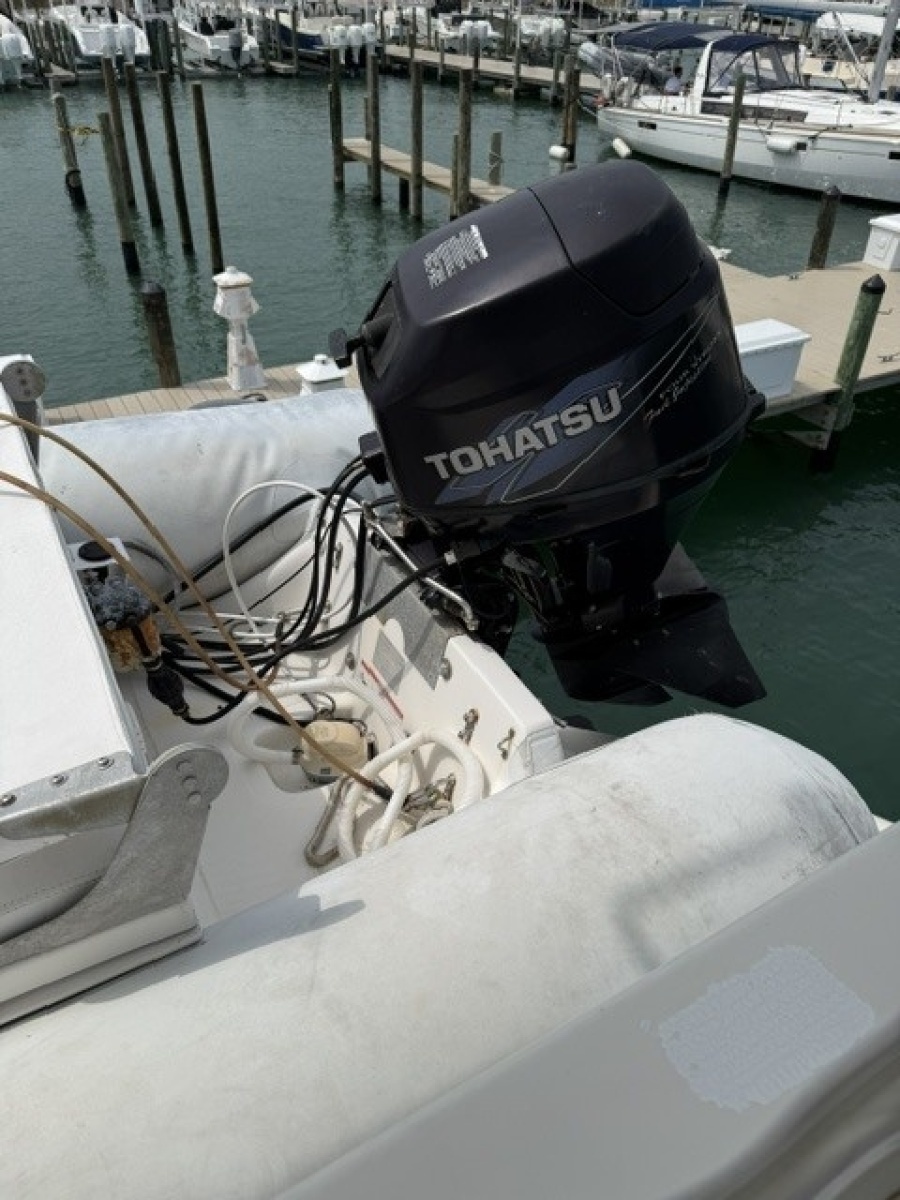 Clear 2 Close 46ft Carver Yacht For Sale
