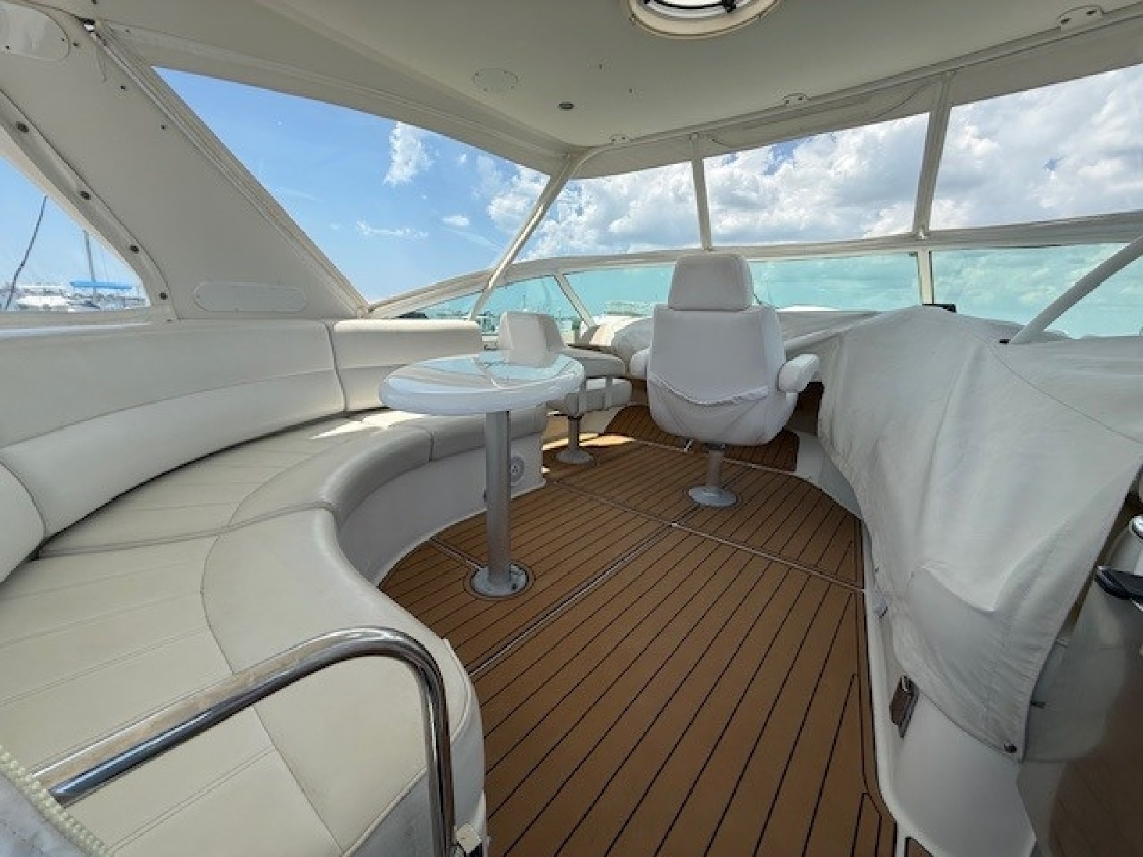 2005 Carver 46 Voyager