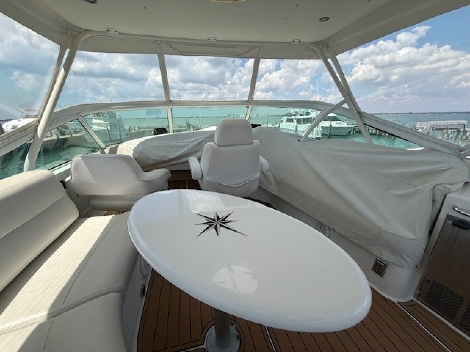 Clear 2 Close 46ft Carver Yacht For Sale