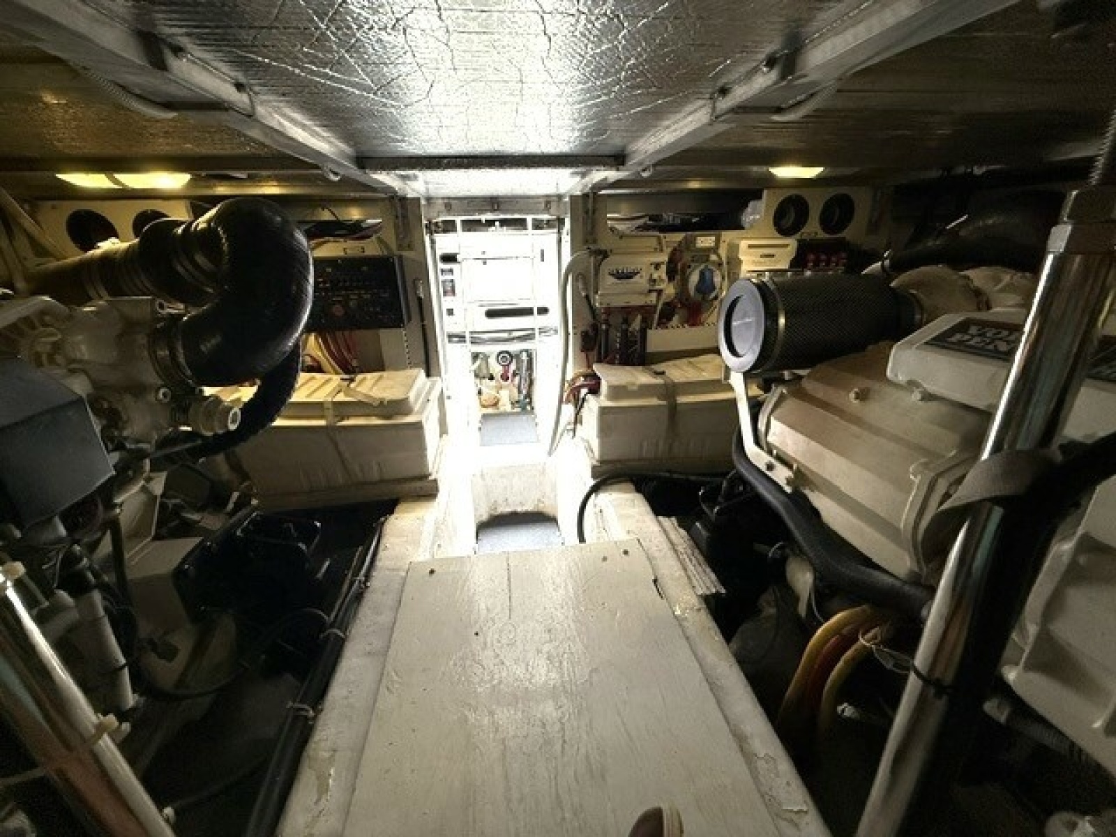 2005 Carver 46 Voyager